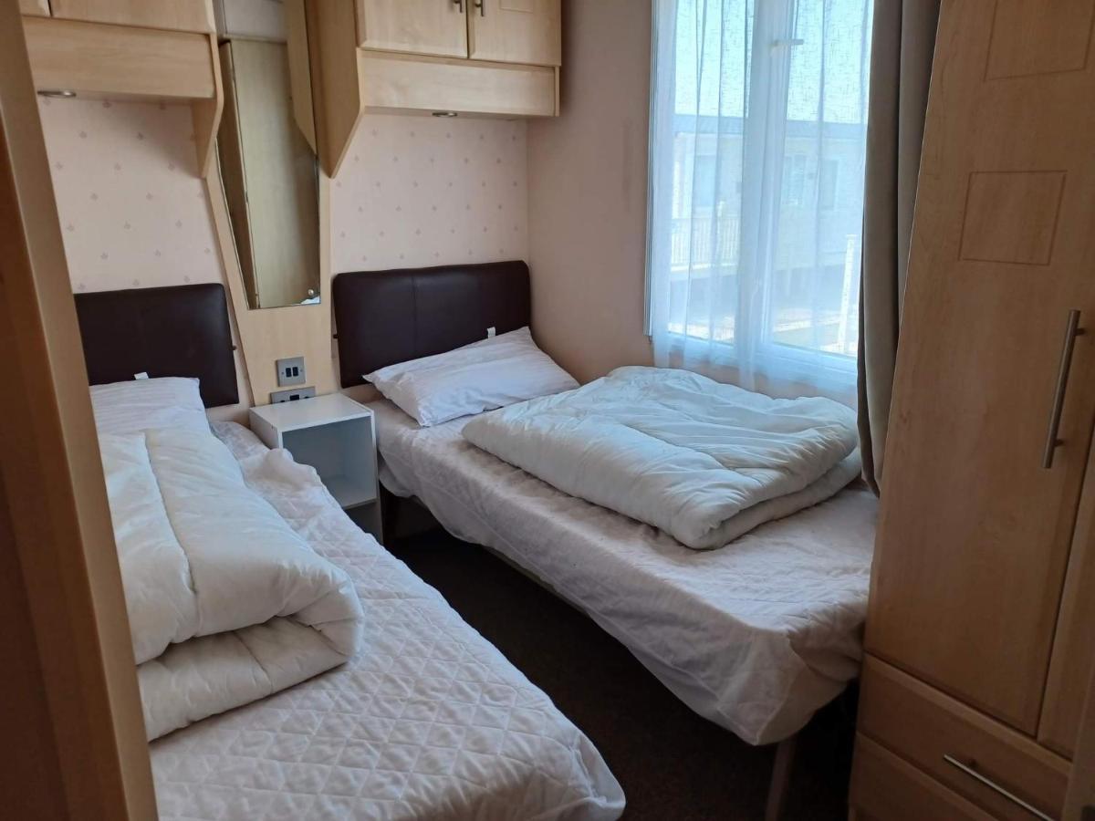 6 Berth Caravan Happy Days North Chapel St Leonards Skegness Exterior photo